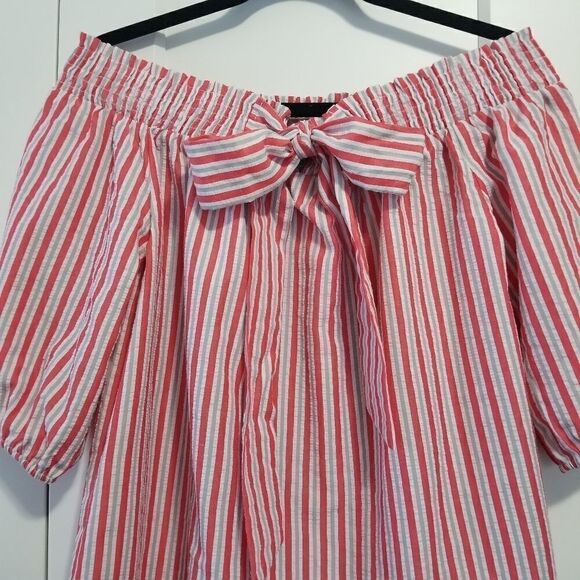 Nwot off the shoulder stripe top - Picture 2 of 3